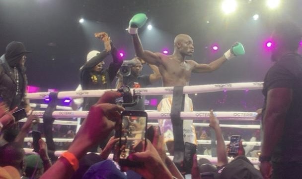 Carter Efe&nbsp;defeats&nbsp;Portable&nbsp;to claim celebrity boxing crown